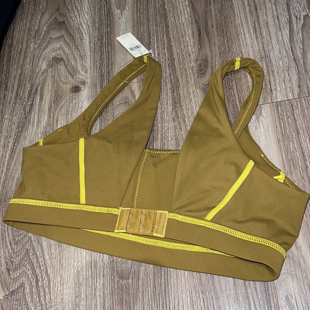 Aerie thick sport bra (leggings posted in closet - Picture 3 of 5